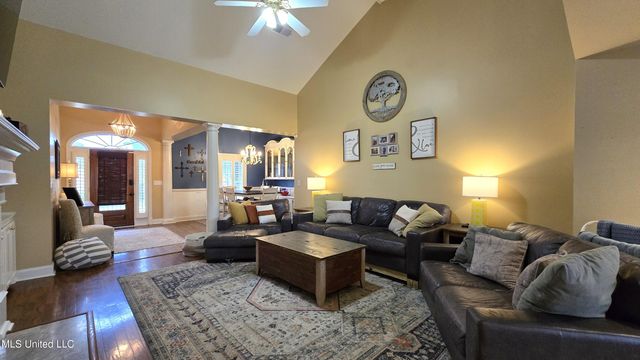 312 Grandview Court, Pearl, MS 39208