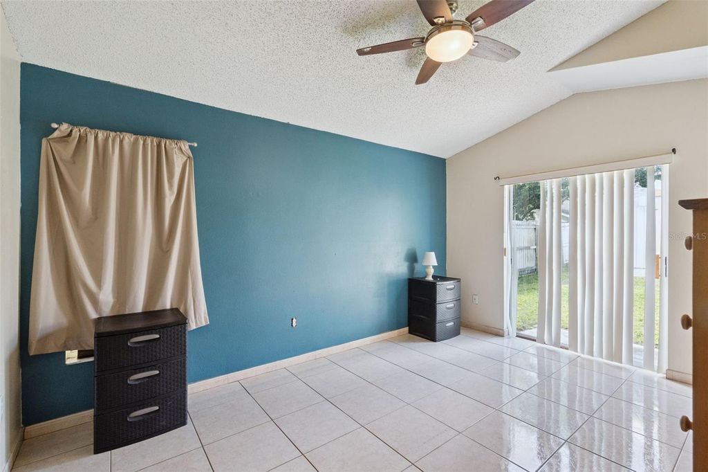 Image 4 of property listing at 1728 BROOK HOLLOW DRIVE, Orlando, FL 32824