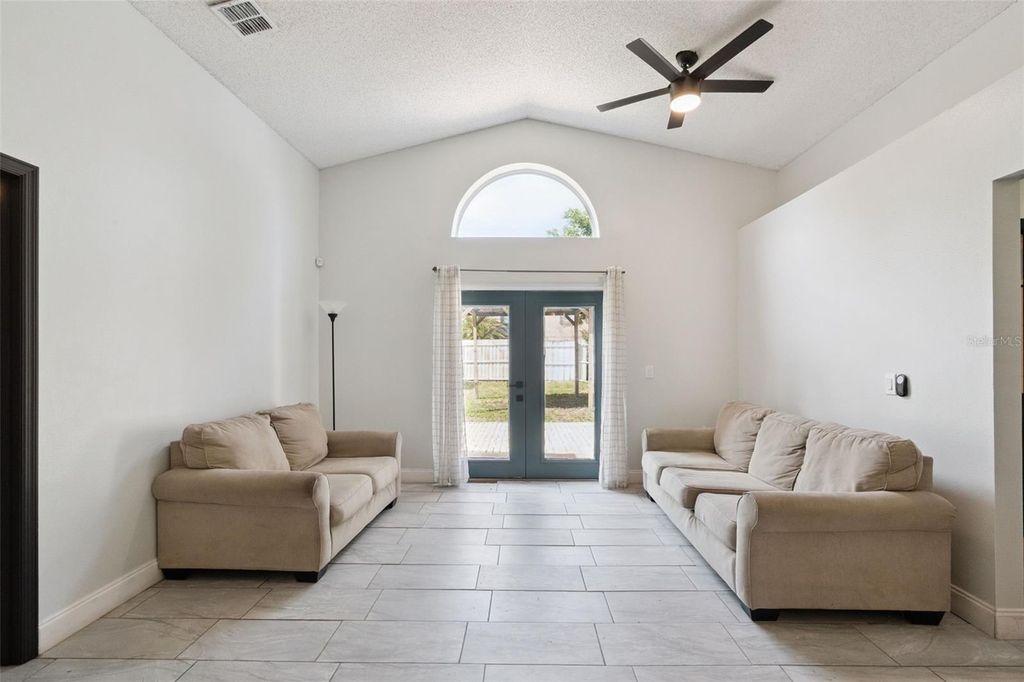Image 6 of property listing at 1728 BROOK HOLLOW DRIVE, Orlando, FL 32824