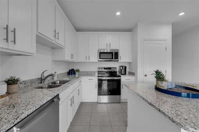 1724 FAN PALM DRIVE, Davenport, FL 33897