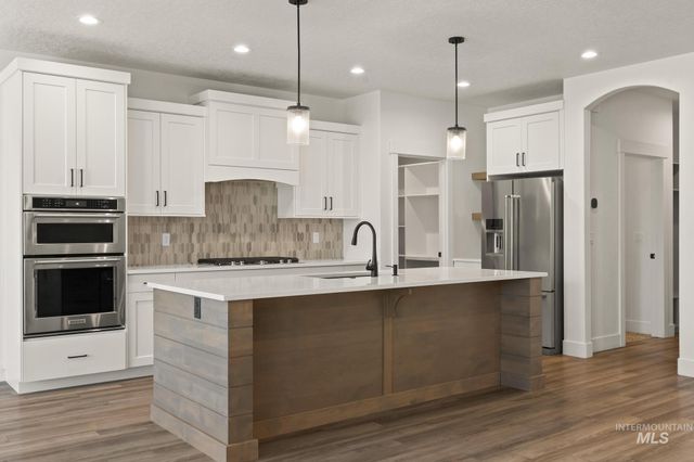 1906 N Ryde Ave, Kuna, ID 83634