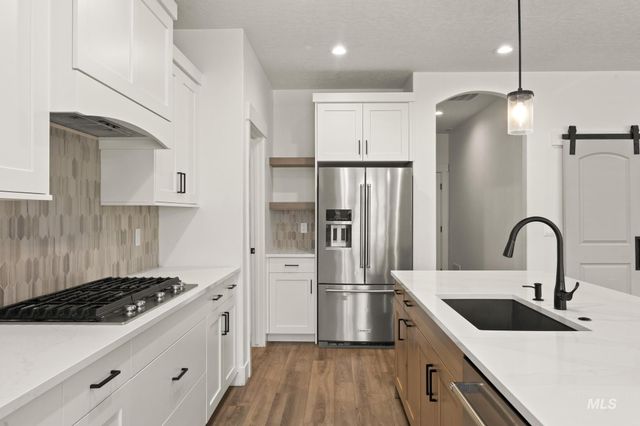 1906 N Ryde Ave, Kuna, ID 83634