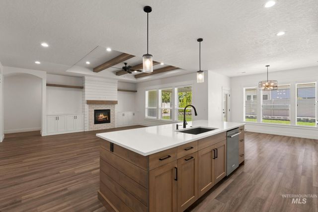 1906 N Ryde Ave, Kuna, ID 83634