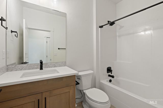 1906 N Ryde Ave, Kuna, ID 83634