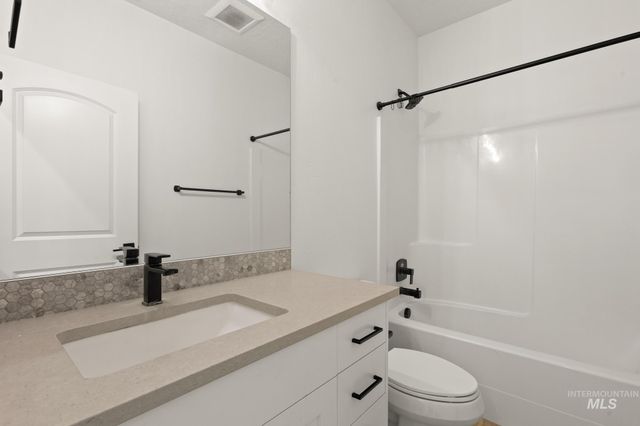 1906 N Ryde Ave, Kuna, ID 83634