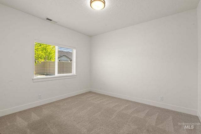 1906 N Ryde Ave, Kuna, ID 83634