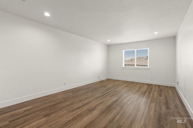 1906 N Ryde Ave, Kuna, ID 83634