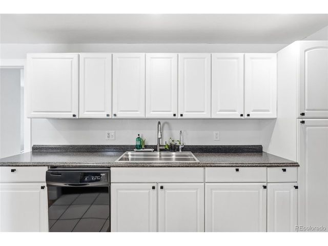 3791 S Huron St, Englewood, CO 80110