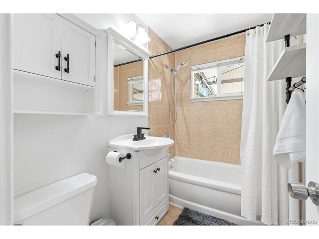 3791 S Huron St, Englewood, CO 80110
