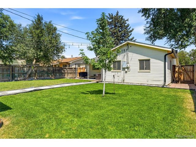 3791 S Huron St, Englewood, CO 80110