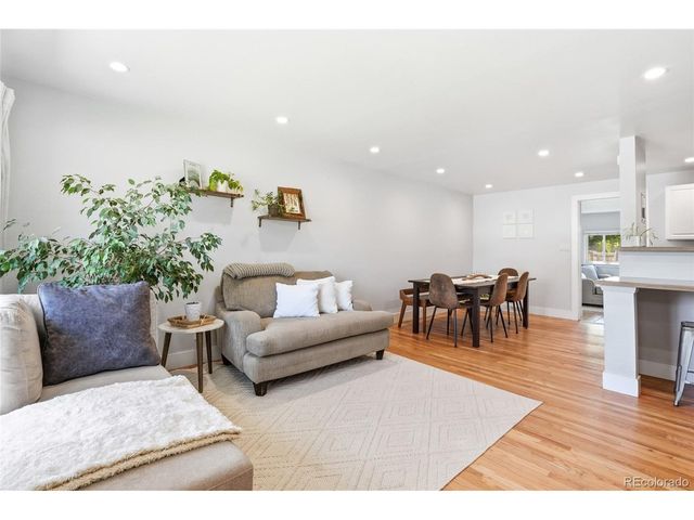 3791 S Huron St, Englewood, CO 80110