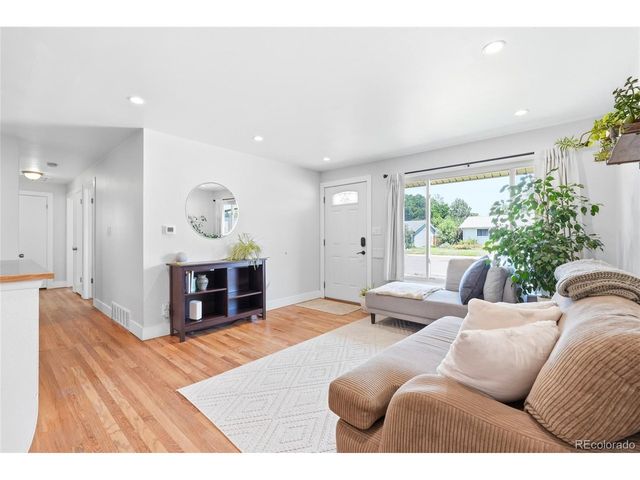 3791 S Huron St, Englewood, CO 80110
