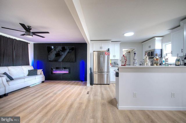 302 SYCAMORE AVE, Egg Harbor Township, NJ 08234