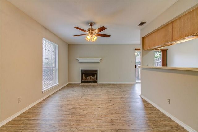 2211 Creekside LN D, Georgetown, TX 78626