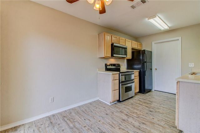 2211 Creekside LN D, Georgetown, TX 78626