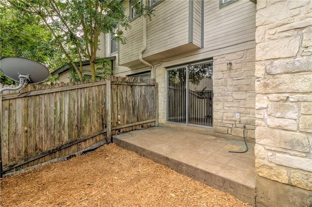 2211 Creekside LN D, Georgetown, TX 78626