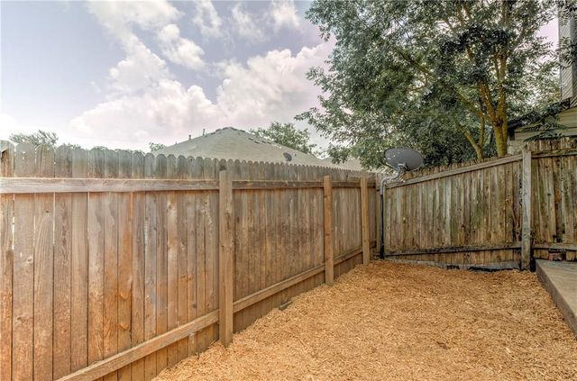 2211 Creekside LN D, Georgetown, TX 78626