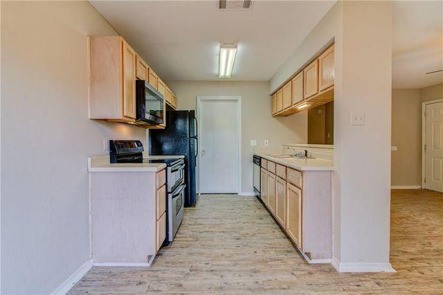 2211 Creekside LN D, Georgetown, TX 78626