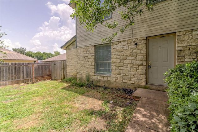 2211 Creekside LN D, Georgetown, TX 78626