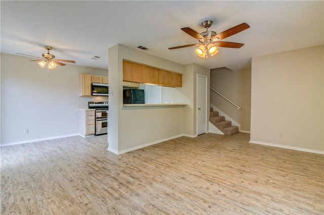 2211 Creekside LN D, Georgetown, TX 78626