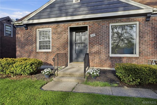63 Garland Drive, Amherst, NY 14226