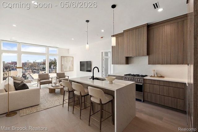 110 Austin Avenue 203, Royal Oak, MI 48067