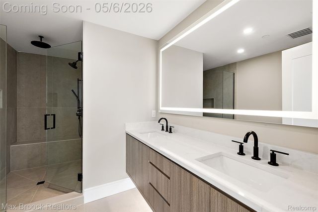 110 Austin Avenue 203, Royal Oak, MI 48067