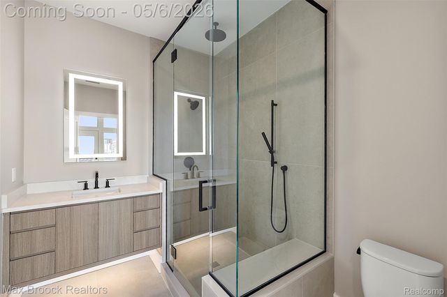 110 Austin Avenue 203, Royal Oak, MI 48067