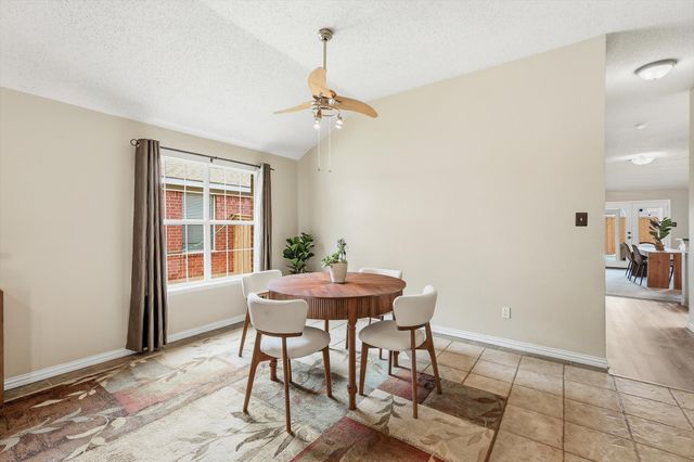 7301 Sunburst Trail, Denton, TX 76210