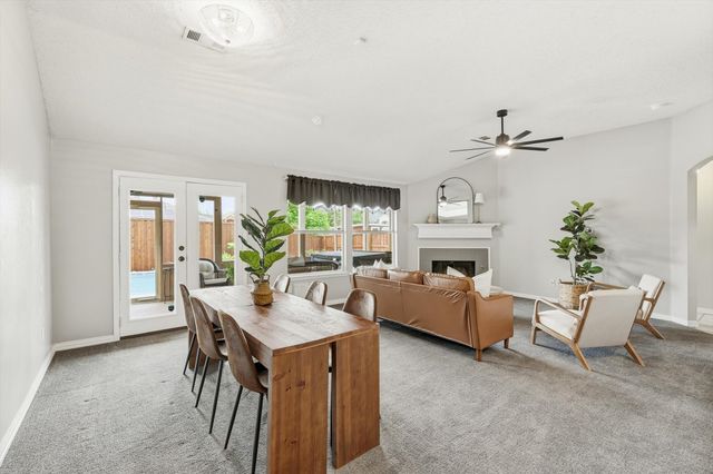 7301 Sunburst Trail, Denton, TX 76210