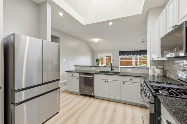 7301 Sunburst Trail, Denton, TX 76210