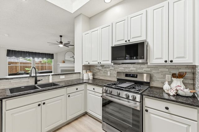 7301 Sunburst Trail, Denton, TX 76210