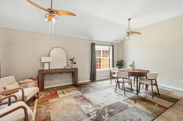 7301 Sunburst Trail, Denton, TX 76210