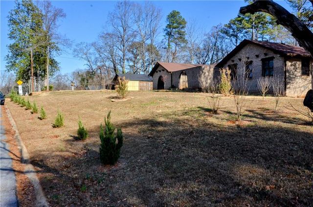 4296 Linda SW Lane, Lilburn, GA 30047