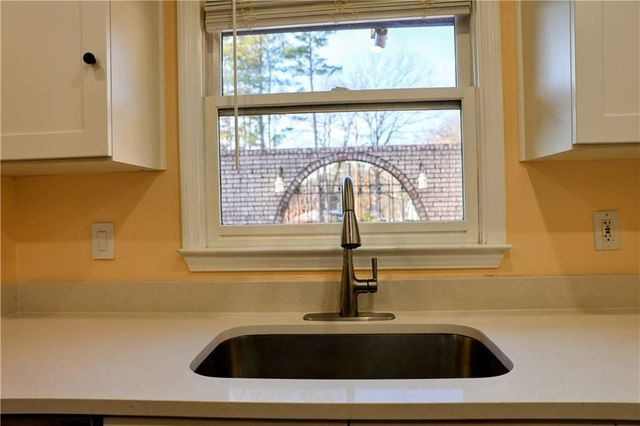 4296 Linda SW Lane, Lilburn, GA 30047