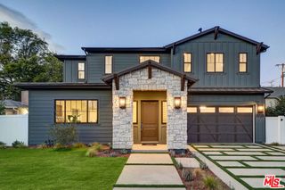 11729 Hartsook Street, Valley Village, CA 91607