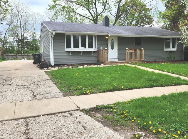 1730 Kingston Circle, Carpentersville, IL 60110