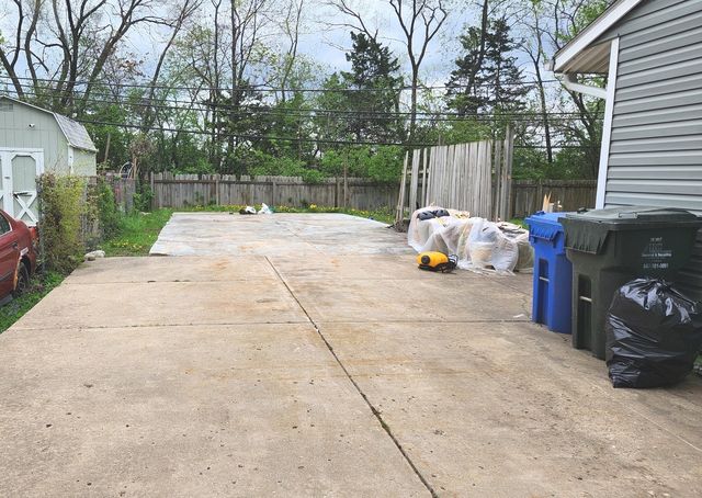 1730 Kingston Circle, Carpentersville, IL 60110