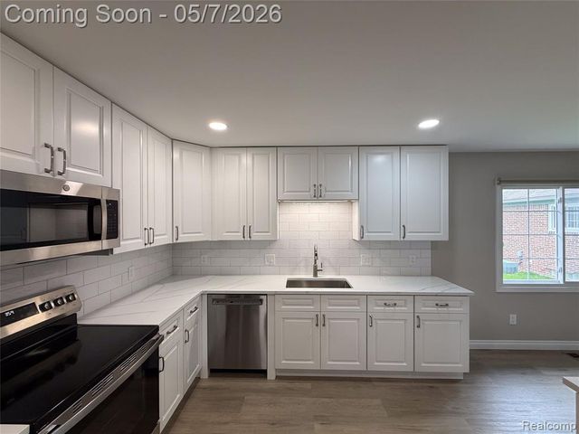 45480 Inverness Circle, Macomb, MI 48044