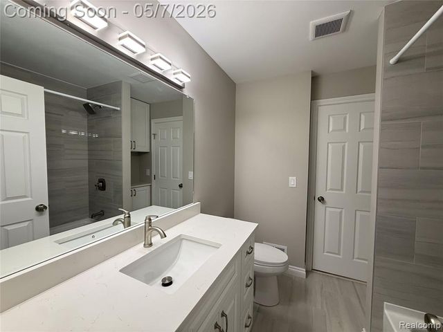 45480 Inverness Circle, Macomb, MI 48044