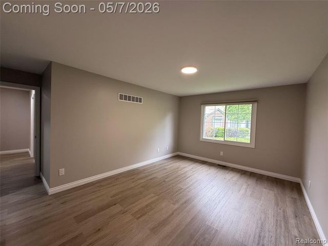 45480 Inverness Circle, Macomb, MI 48044