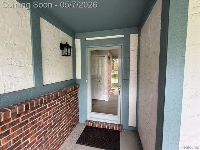45480 Inverness Circle, Macomb, MI 48044