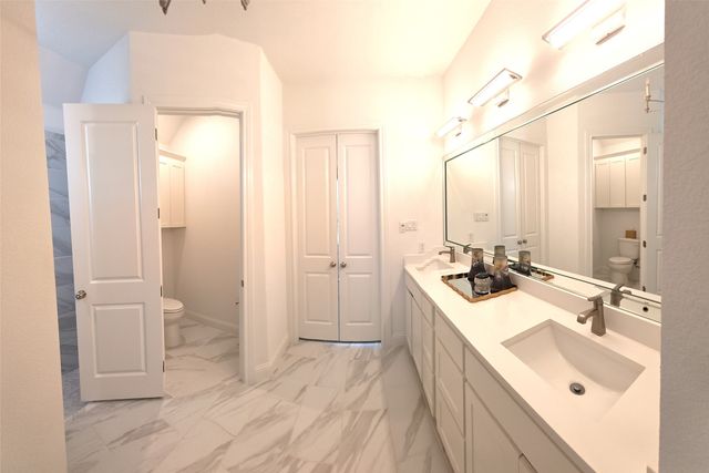 11008 Familia Real Drive, Benbrook, TX 76126