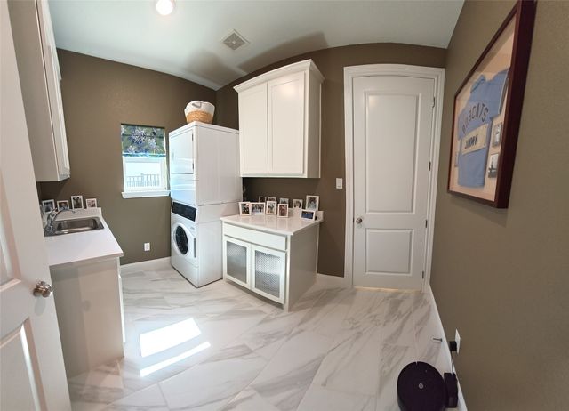 11008 Familia Real Drive, Benbrook, TX 76126