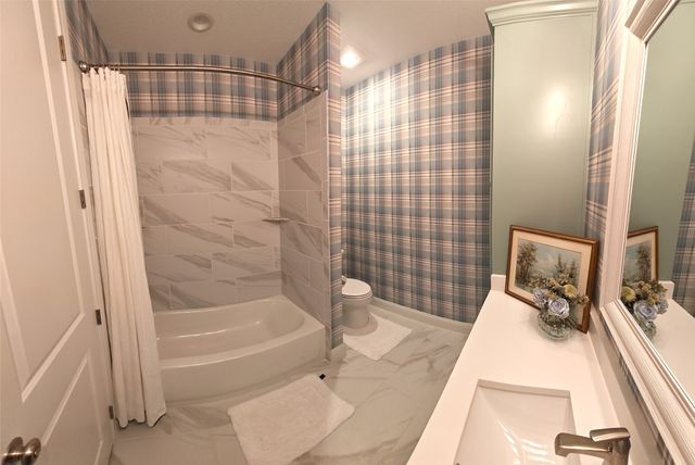 11008 Familia Real Drive, Benbrook, TX 76126