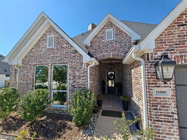 11008 Familia Real Drive, Benbrook, TX 76126