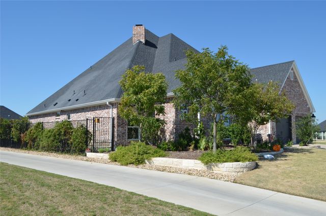 11008 Familia Real Drive, Benbrook, TX 76126