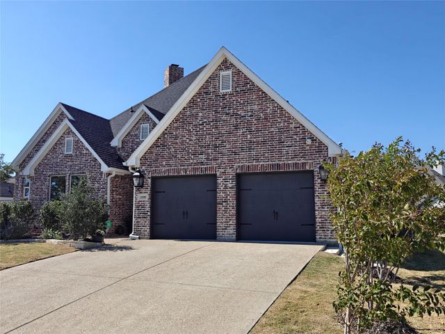 11008 Familia Real Drive, Benbrook, TX 76126