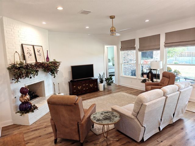 11008 Familia Real Drive, Benbrook, TX 76126