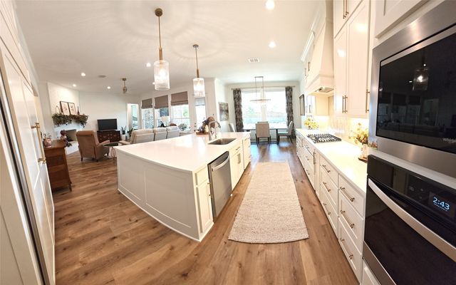 11008 Familia Real Drive, Benbrook, TX 76126
